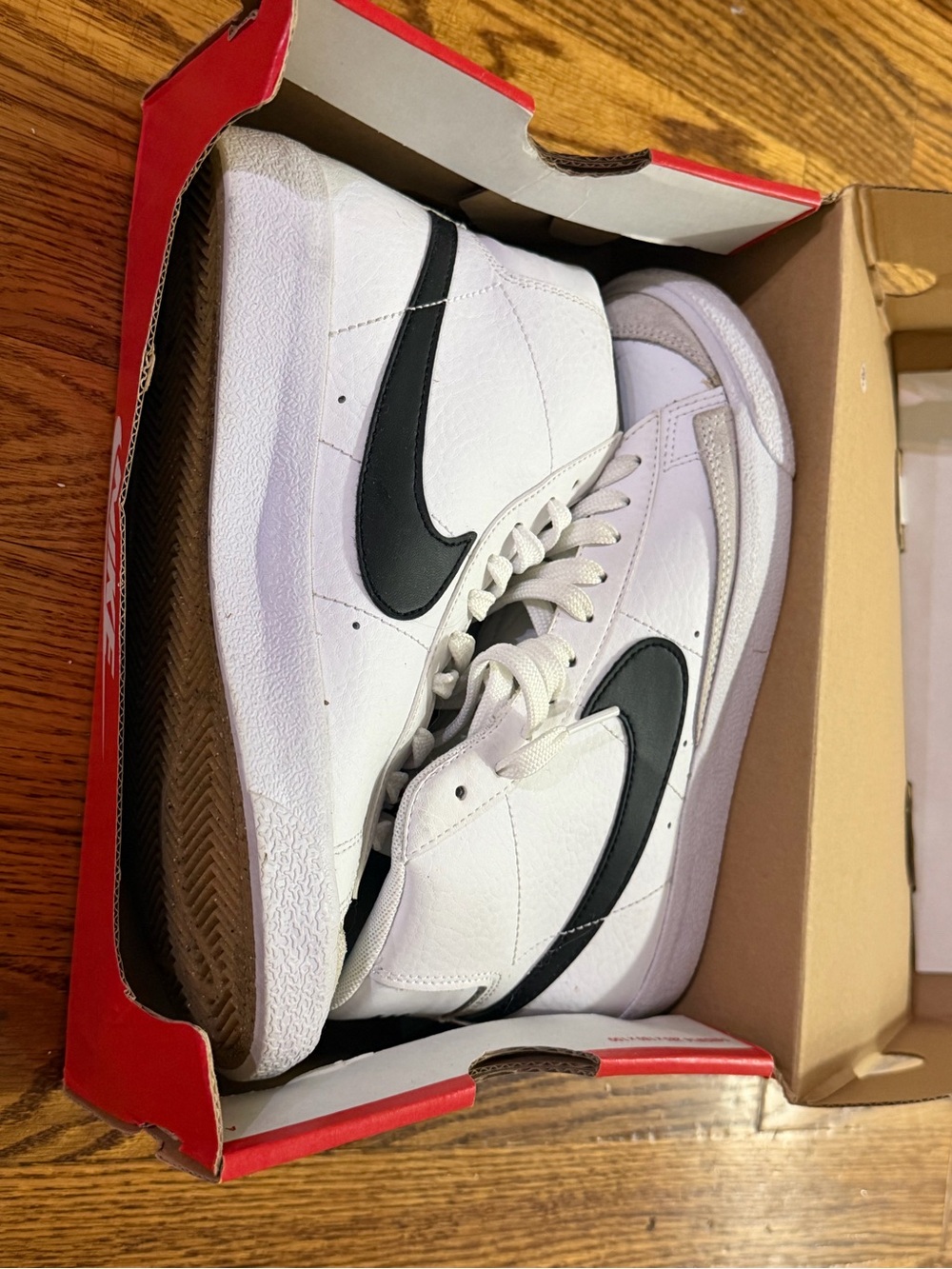 Nike Blazer Mid '77 GS (Size 5Y)